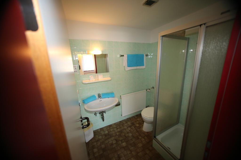 Hotel Bechtel Burbach  Стая снимка